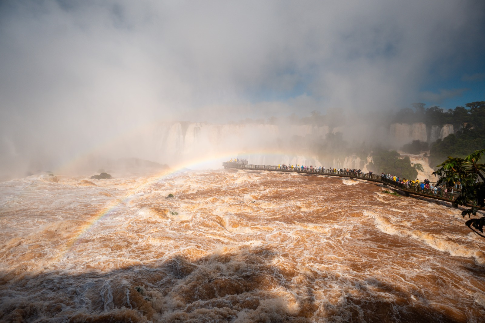 Cataratas do Iguaçu mantêm vazão acima de 7 milhões de litros por segundo